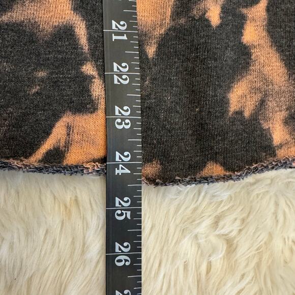 T Party Tie Dye Crochet Cut Out Back Pullover Top Medium NWOT - Picture 7 of 9